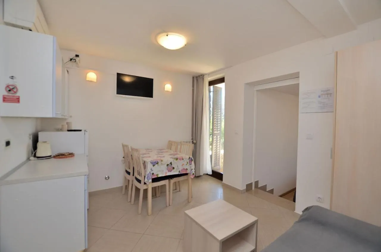 Apartments Marija Cres
